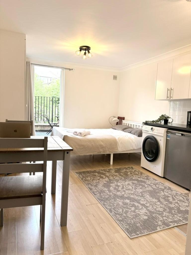 Flat In West Hampstead London