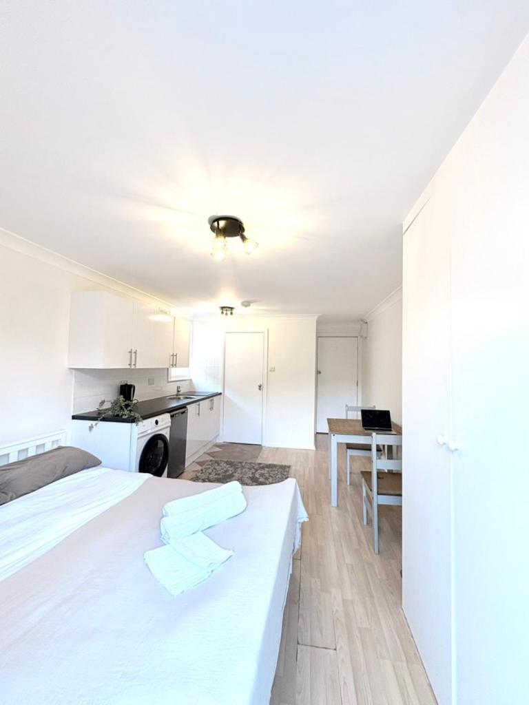 Flat In West Hampstead Apartment London