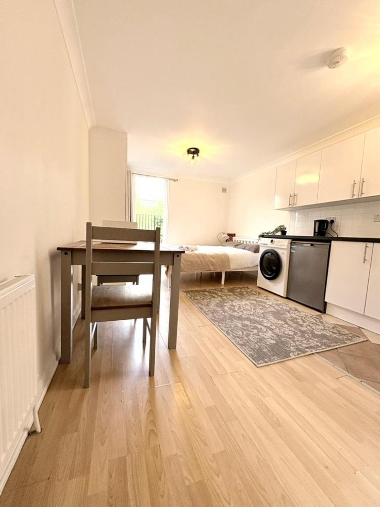 Apartment Flat In West Hampstead
